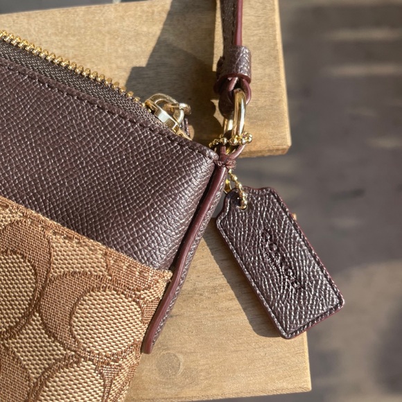 COACH North/South Swingpack in Signature Fabric - Picture 3 of 3